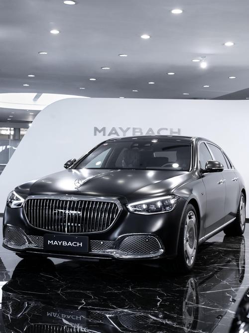 成都78岚图汽车的售后服务让用户无忧出行，迈巴赫未来的豪华车趋势